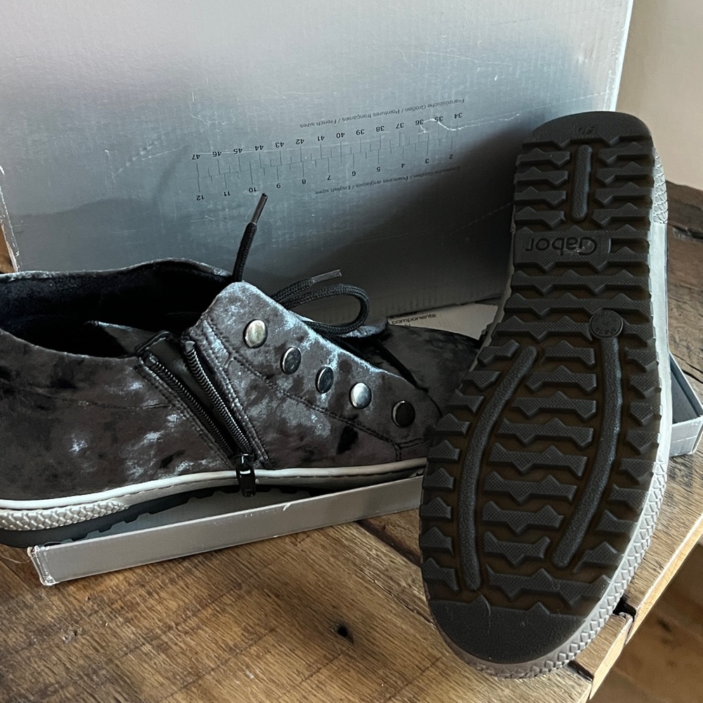 Unique new Gabor shoes!  Crushed black velvet.